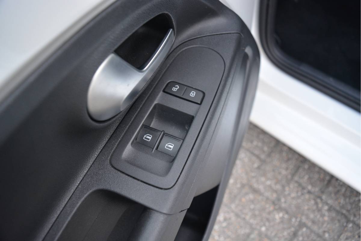 Volkswagen up! Volkswagen Up! 1.0 66PK Move Up! | Orig. NL | NAP | BT |
