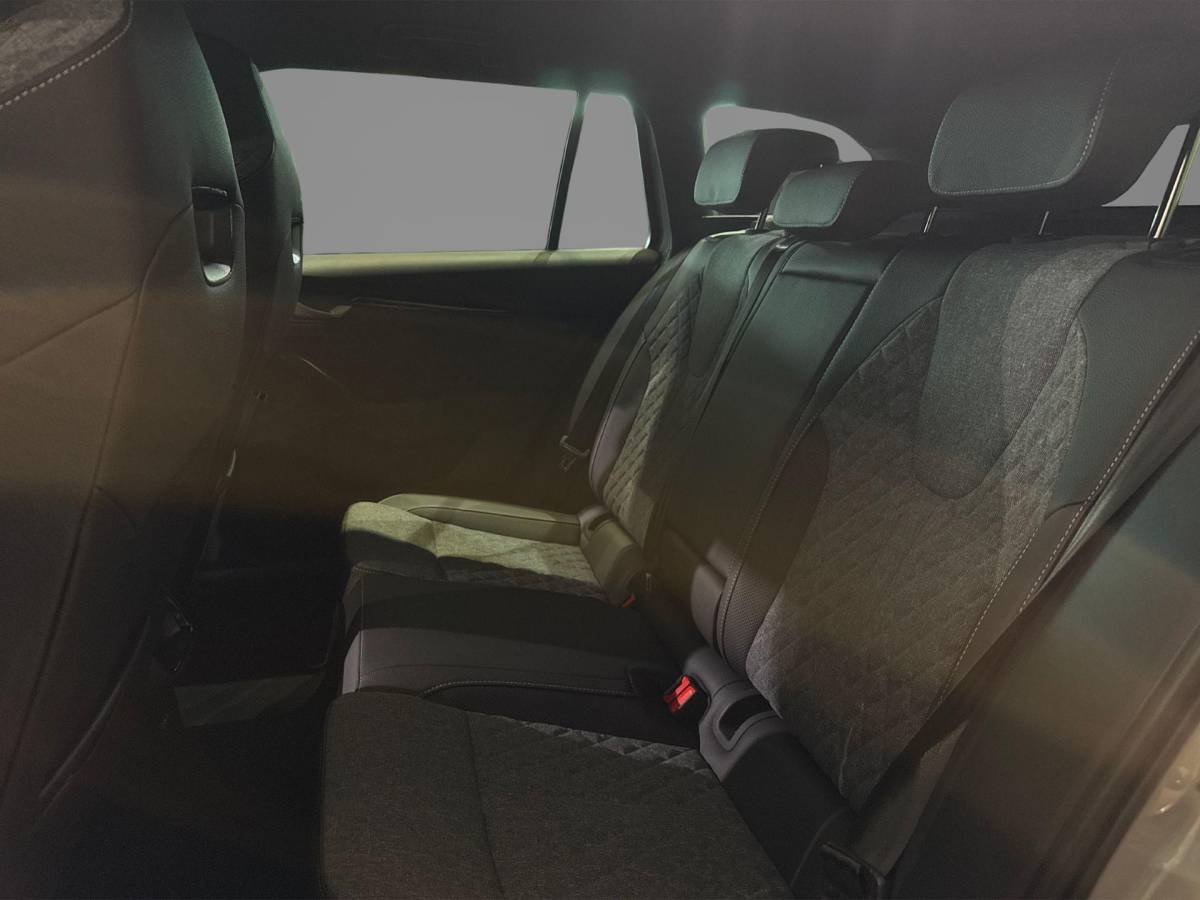 Škoda Octavia Škoda Octavia combi Sportline Business 1.5 TSI m-HEV 110 kW / 150 PK | Trekhaak wegklapbaar | 19” draconis velgen | 1.000,- inruilbonus!!