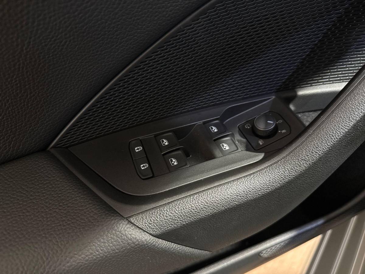 Škoda Octavia Škoda Octavia combi Sportline Business 1.5 TSI m-HEV 110 kW / 150 PK | Trekhaak wegklapbaar | 19” draconis velgen | 1.000,- inruilbonus!!