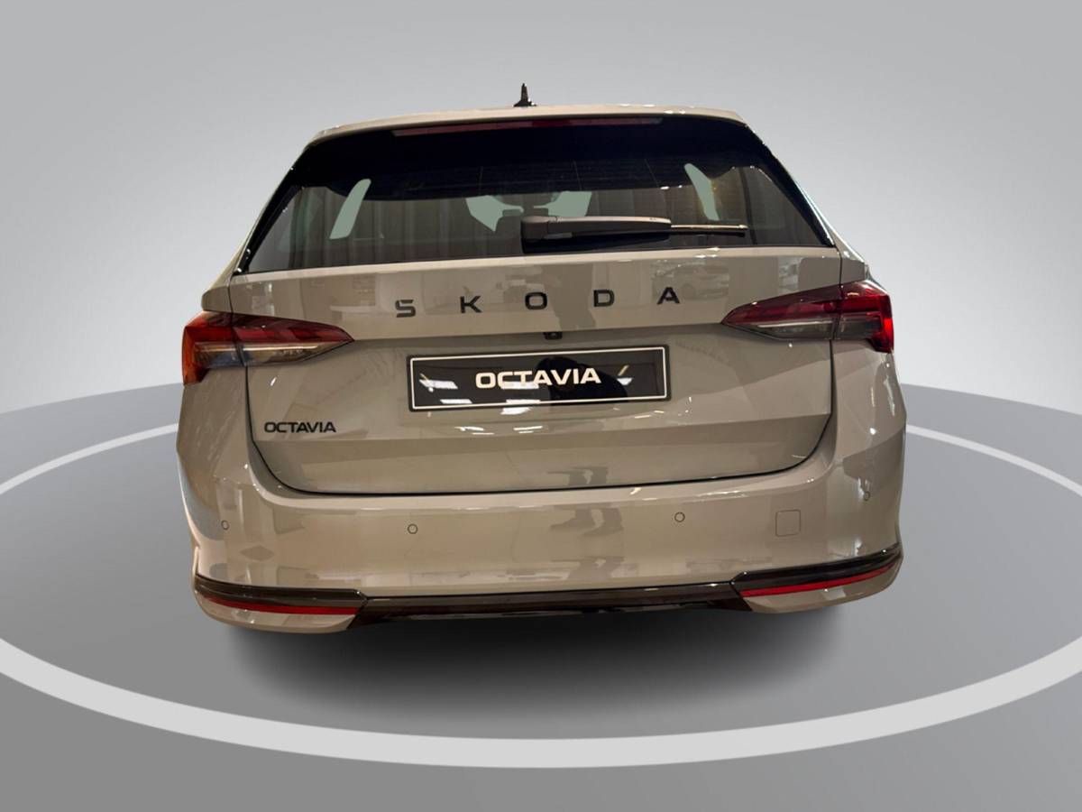 Škoda Octavia Škoda Octavia combi Sportline Business 1.5 TSI m-HEV 110 kW / 150 PK | Trekhaak wegklapbaar | 19” draconis velgen | 1.000,- inruilbonus!!