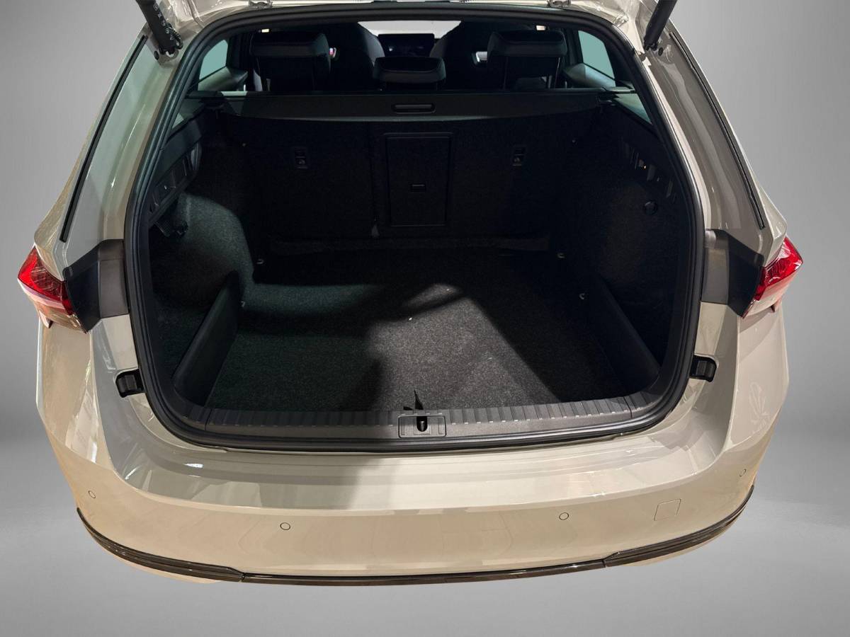 Škoda Octavia Škoda Octavia combi Sportline Business 1.5 TSI m-HEV 110 kW / 150 PK | Trekhaak wegklapbaar | 19” draconis velgen | 1.000,- inruilbonus!!