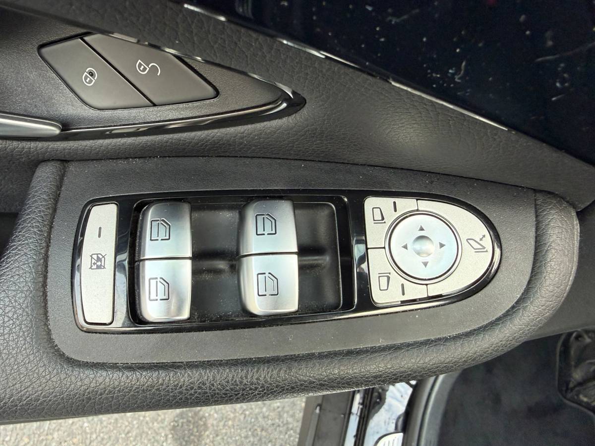 Mercedes-Benz GLC Mercedes-Benz GLC-klasse 200 / Panodak / Leer / Camera / Facelift