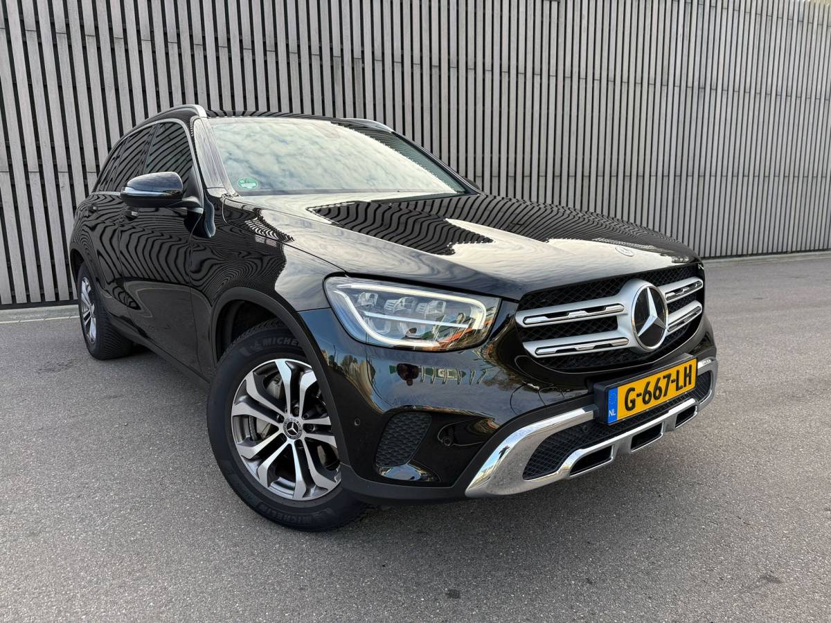 Mercedes-Benz GLC Mercedes-Benz GLC-klasse 200 / Panodak / Leer / Camera / Facelift