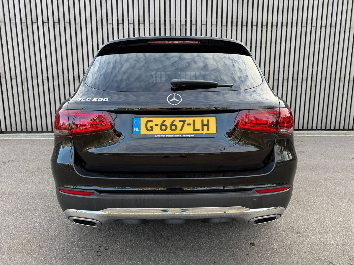 Mercedes-Benz GLC Mercedes-Benz GLC-klasse 200 / Panodak / Leer / Camera / Facelift