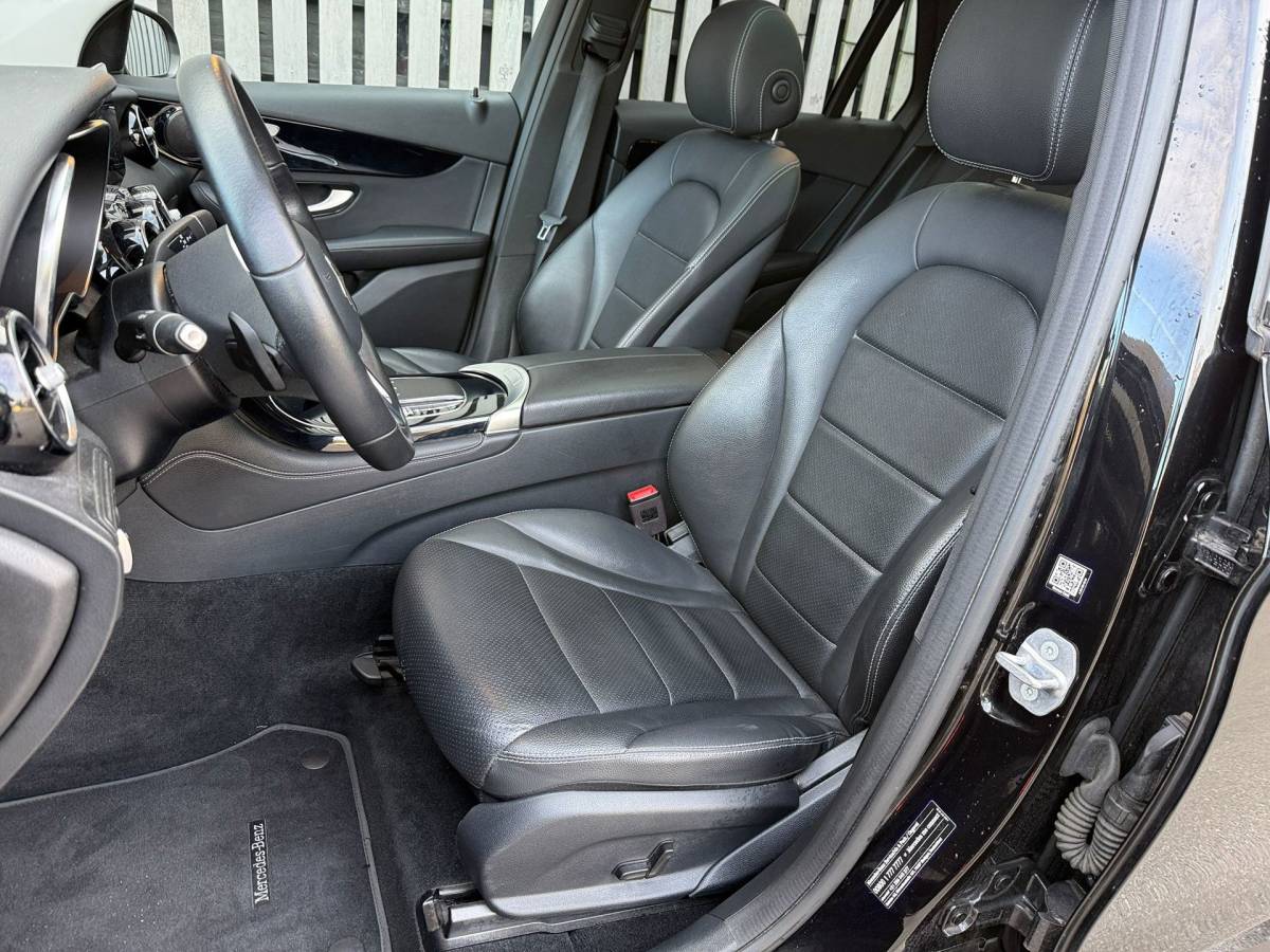 Mercedes-Benz GLC Mercedes-Benz GLC-klasse 200 / Panodak / Leer / Camera / Facelift
