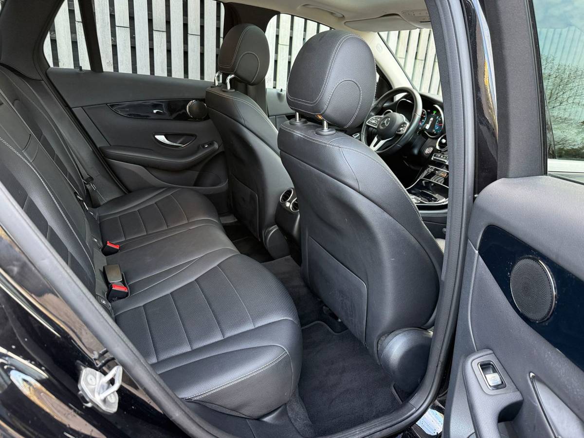 Mercedes-Benz GLC Mercedes-Benz GLC-klasse 200 / Panodak / Leer / Camera / Facelift