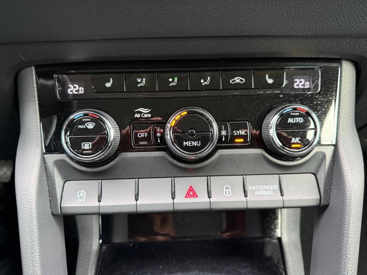 Škoda Karoq Skoda Karoq 1.0 TSI Business Edition /Apple CarPlay /Cruise /Navigatie