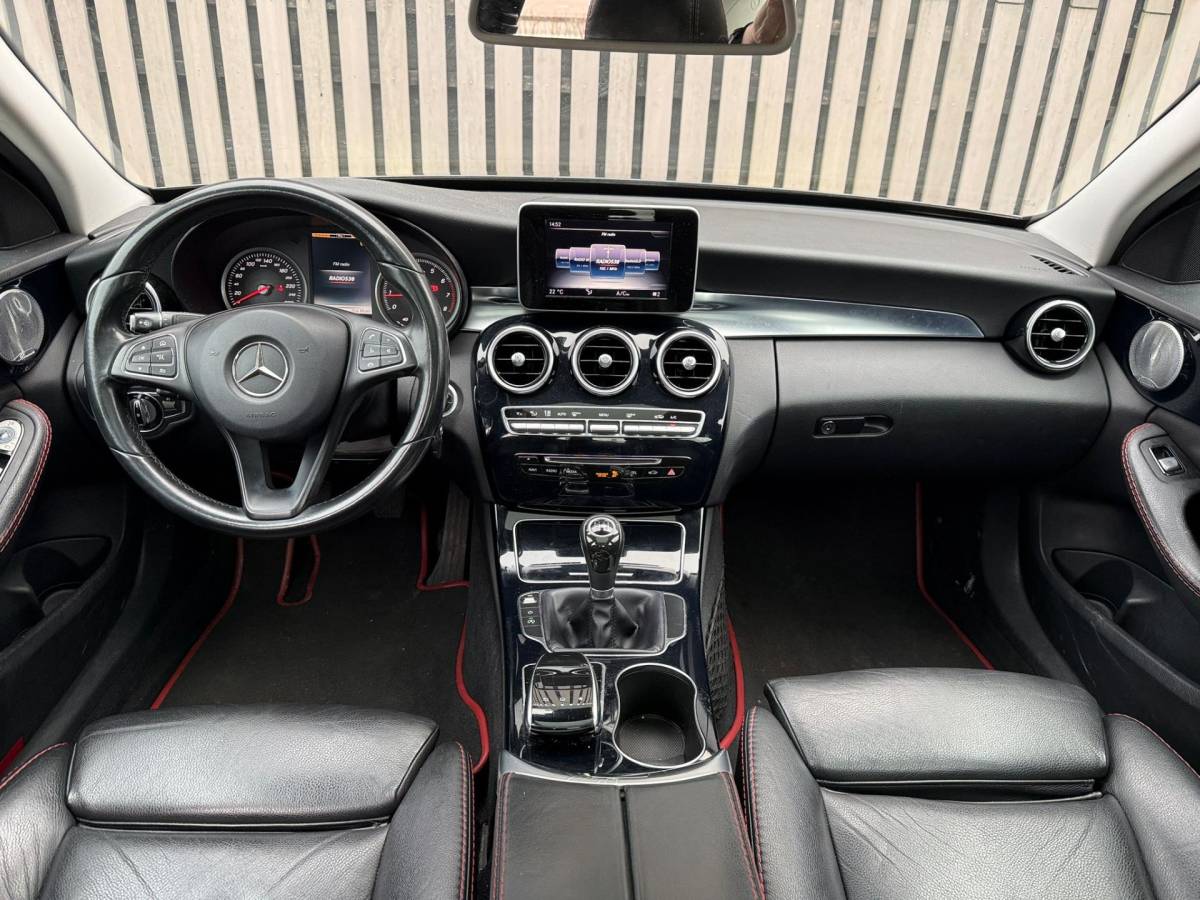 Mercedes-Benz C-Klasse Mercedes-Benz C-klasse 180 /Panodak /Camera /Burmester/Leer