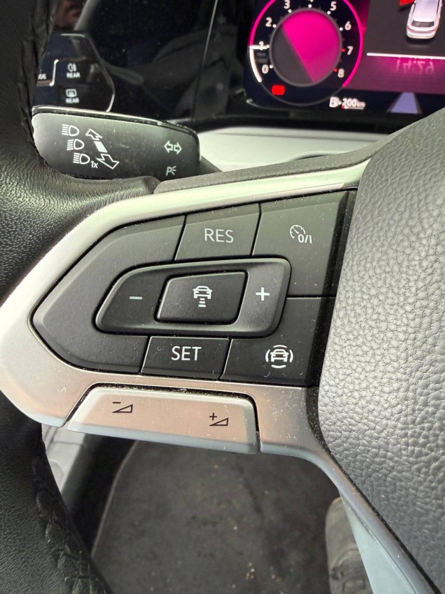 Volkswagen Golf Volkswagen Golf 1.0 TSI Life Business / 19′ /sfeer / Led /Cruise