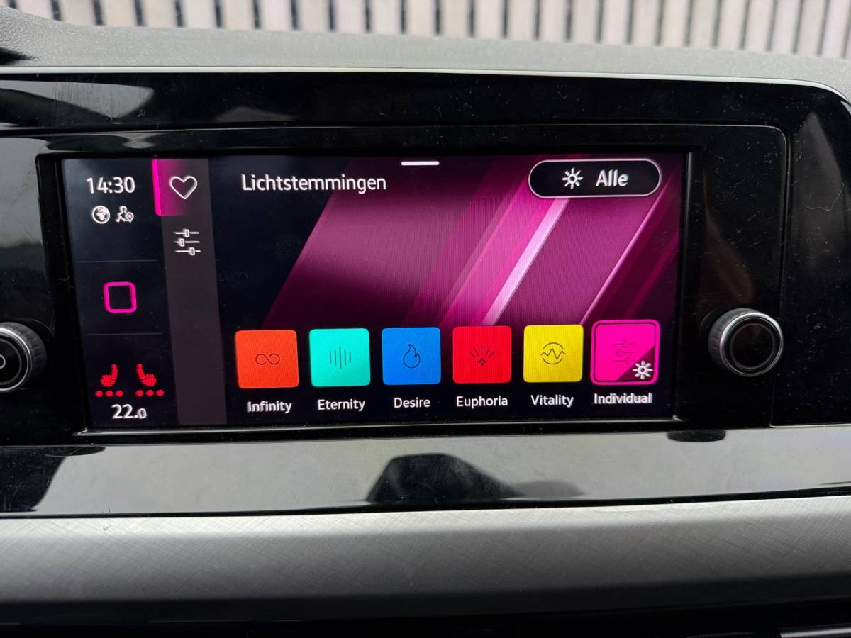 Volkswagen Golf Volkswagen Golf 1.0 TSI Life Business / 19′ /sfeer / Led /Cruise