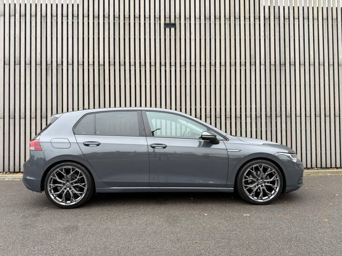 Volkswagen Golf Volkswagen Golf 1.0 TSI Life Business / 19′ /sfeer / Led /Cruise