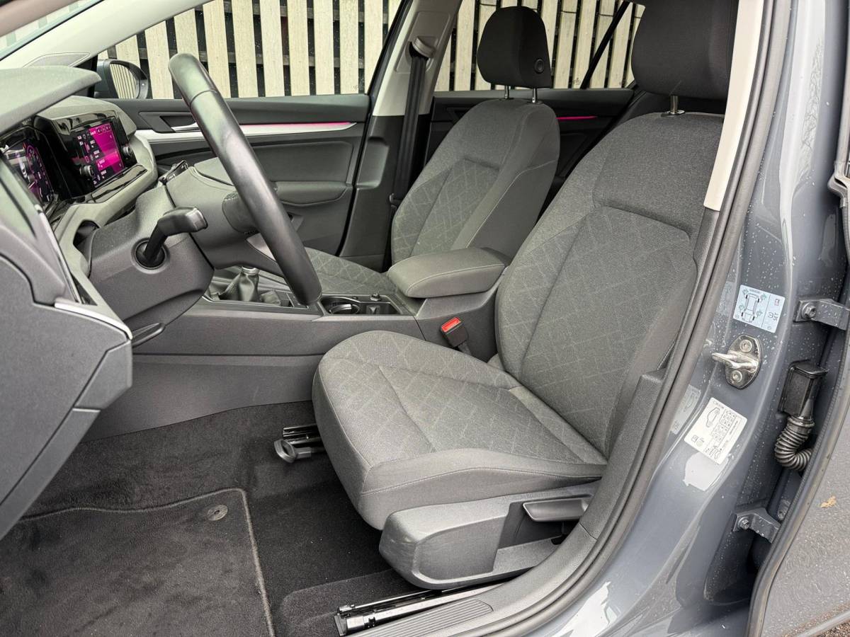 Volkswagen Golf Volkswagen Golf 1.0 TSI Life Business / 19′ /sfeer / Led /Cruise