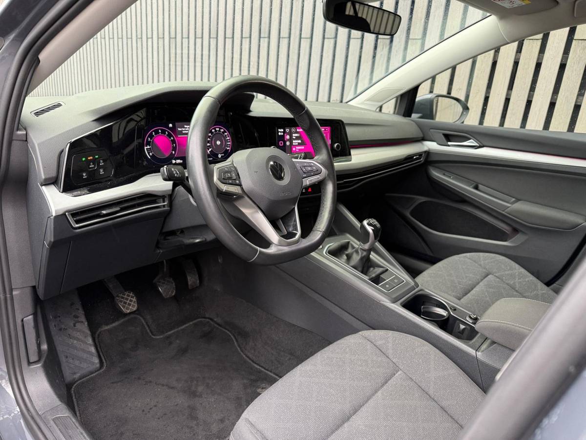 Volkswagen Golf Volkswagen Golf 1.0 TSI Life Business / 19′ /sfeer / Led /Cruise