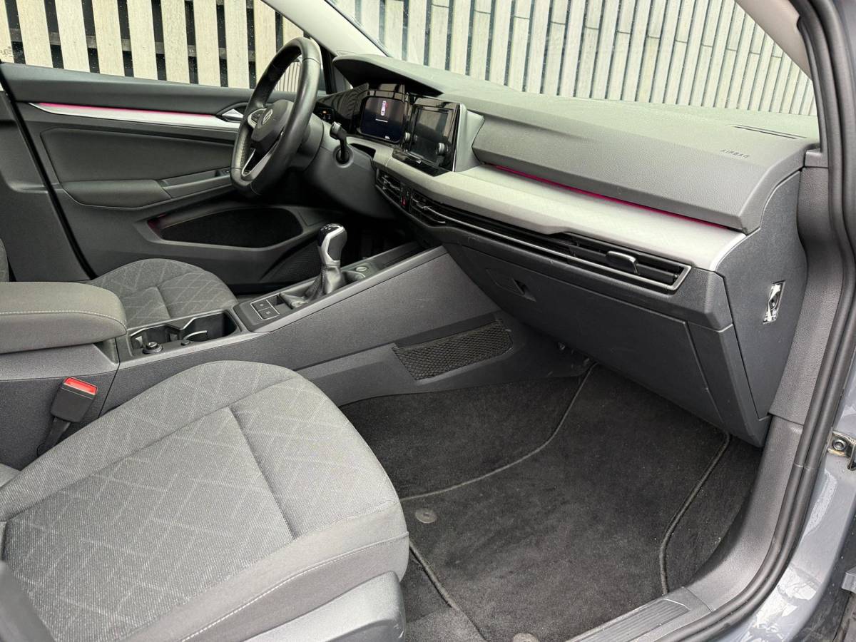 Volkswagen Golf Volkswagen Golf 1.0 TSI Life Business / 19′ /sfeer / Led /Cruise