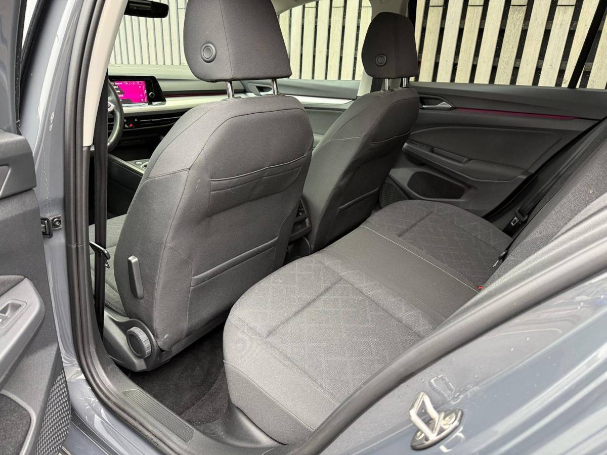 Volkswagen Golf Volkswagen Golf 1.0 TSI Life Business / 19′ /sfeer / Led /Cruise