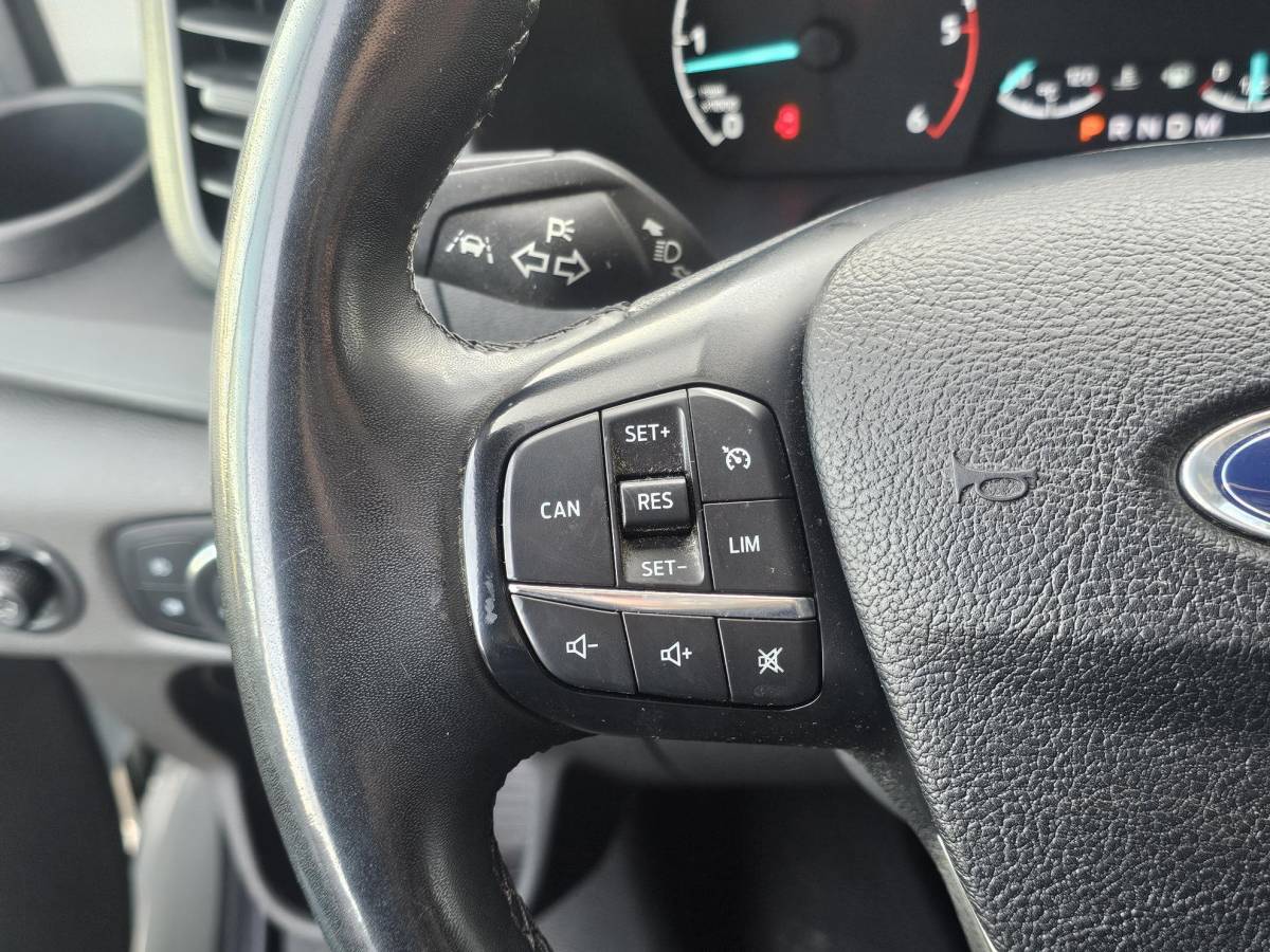 Ford Transit Ford Transit 350 2.0 TDCI L2H2 Trend | Automaat | Camera | Trekhaak | Cruise control | Lane assist | Voorruitverwarming | Bijrijdersbank