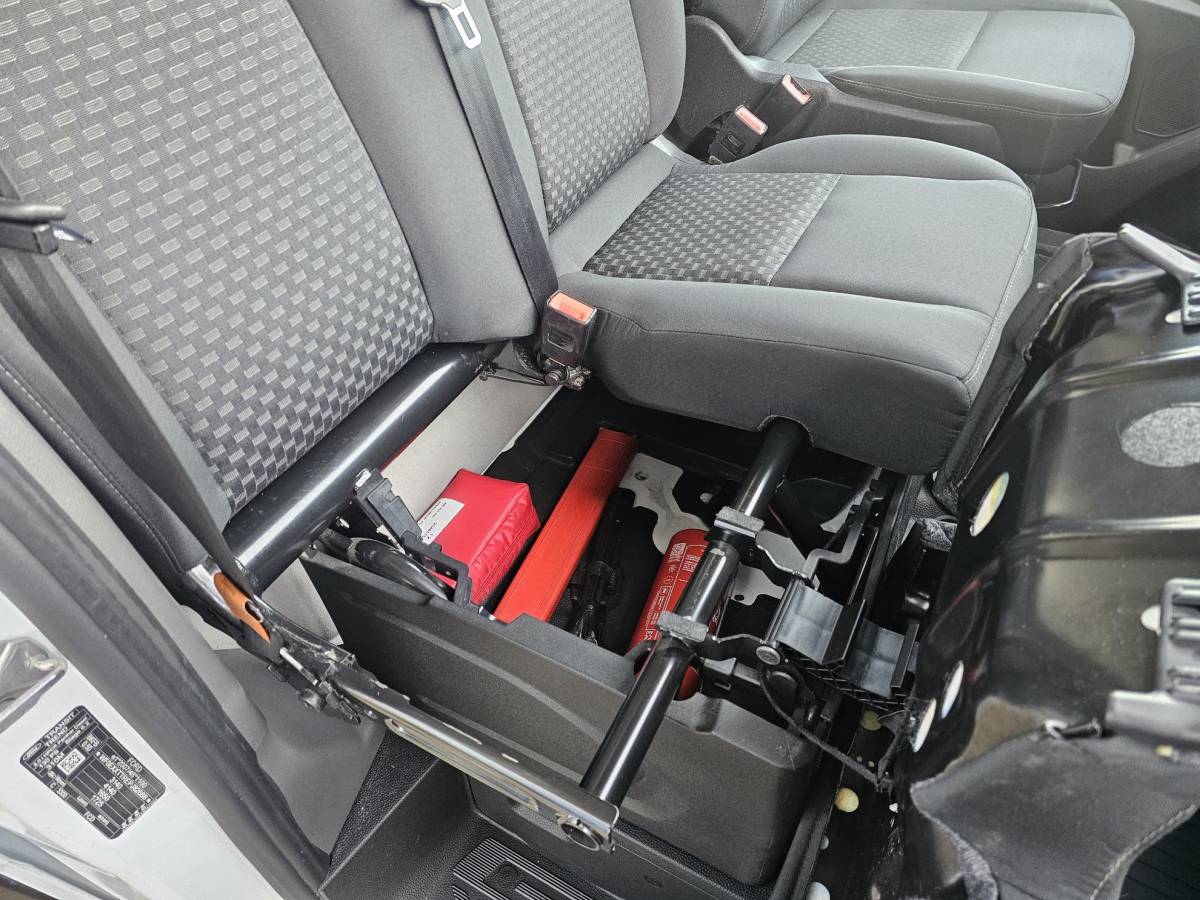 Ford Transit Ford Transit 350 2.0 TDCI L2H2 Trend | Automaat | Camera | Trekhaak | Cruise control | Lane assist | Voorruitverwarming | Bijrijdersbank