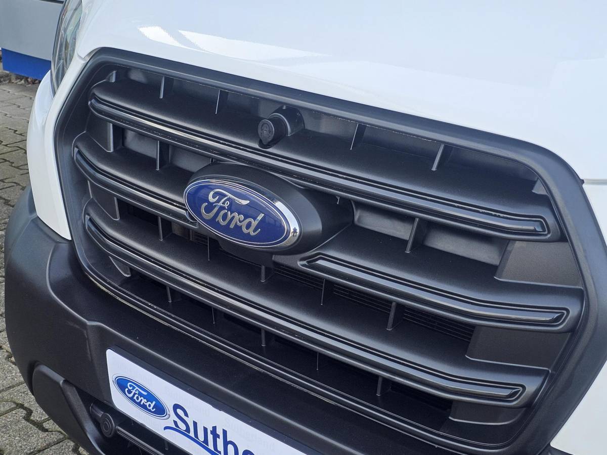 Ford Transit Ford Transit 350 2.0 TDCI L2H2 Trend | Automaat | Camera | Trekhaak | Cruise control | Lane assist | Voorruitverwarming | Bijrijdersbank