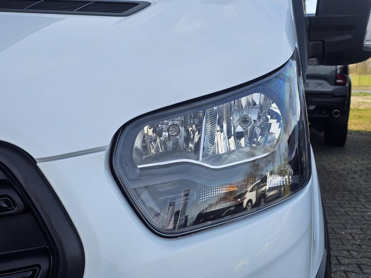 Ford Transit Ford Transit 350 2.0 TDCI L2H2 Trend | Automaat | Camera | Trekhaak | Cruise control | Lane assist | Voorruitverwarming | Bijrijdersbank