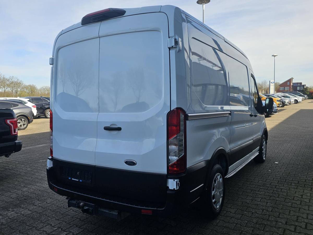 Ford Transit Ford Transit 350 2.0 TDCI L2H2 Trend | Automaat | Camera | Trekhaak | Cruise control | Lane assist | Voorruitverwarming | Bijrijdersbank