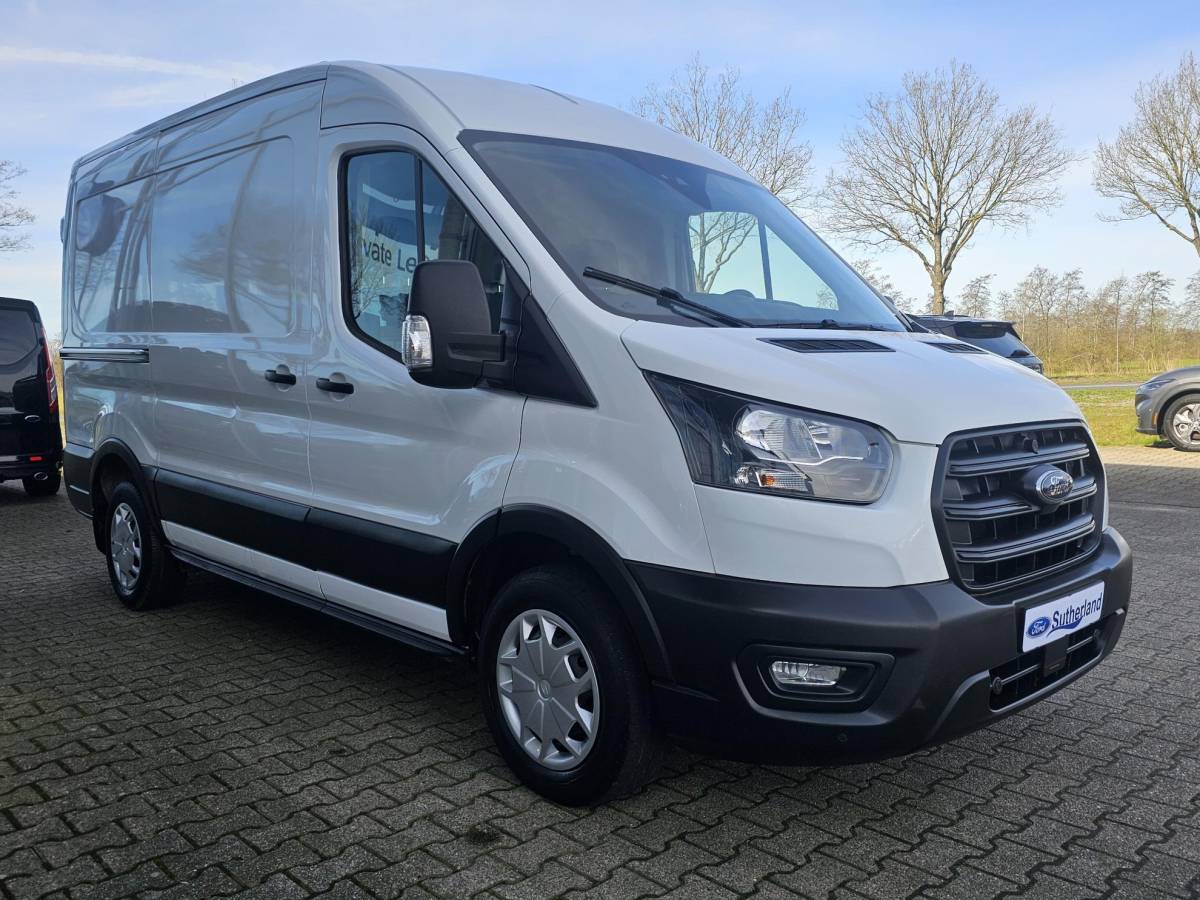 Ford Transit Ford Transit 350 2.0 TDCI L2H2 Trend | Automaat | Camera | Trekhaak | Cruise control | Lane assist | Voorruitverwarming | Bijrijdersbank