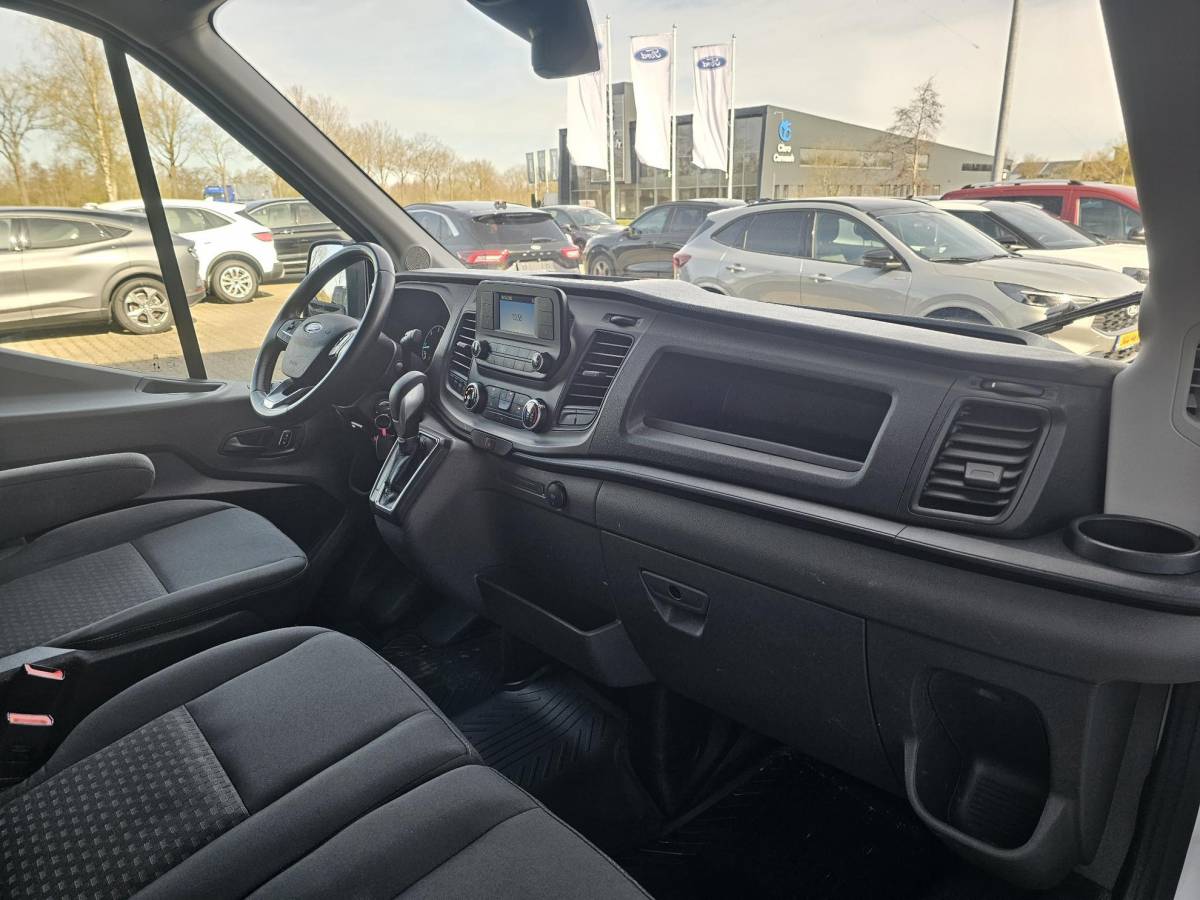 Ford Transit Ford Transit 350 2.0 TDCI L2H2 Trend | Automaat | Camera | Trekhaak | Cruise control | Lane assist | Voorruitverwarming | Bijrijdersbank
