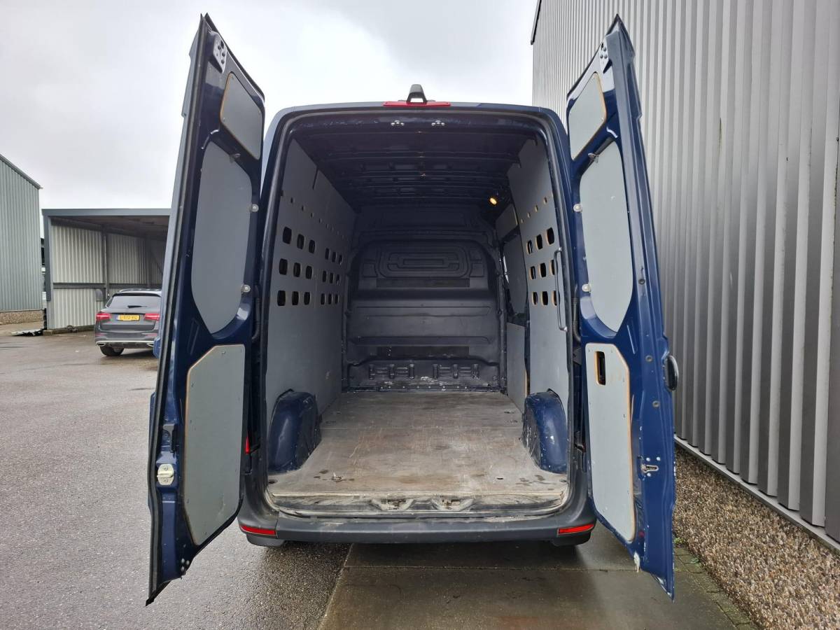 Mercedes-Benz Sprinter Mercedes-Benz Sprinter 311 2.2 CDI L2H2 / AIRCO / CAMERA / 3 ZITS / DEALER ONDERHOUDEN / NAVI