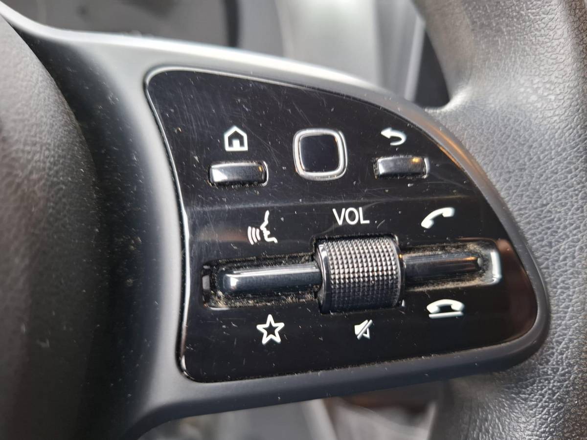 Mercedes-Benz Sprinter Mercedes-Benz Sprinter 311 2.2 CDI L2H2 / AIRCO / CAMERA / 3 ZITS / DEALER ONDERHOUDEN / NAVI