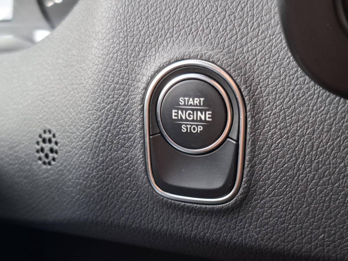 Mercedes-Benz Sprinter Mercedes-Benz Sprinter 311 2.2 CDI L2H2 / AIRCO / CAMERA / 3 ZITS / DEALER ONDERHOUDEN / NAVI