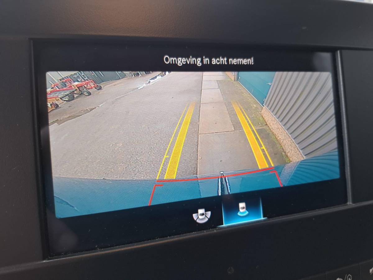 Mercedes-Benz Sprinter Mercedes-Benz Sprinter 311 2.2 CDI L2H2 / AIRCO / CAMERA / 3 ZITS / DEALER ONDERHOUDEN / NAVI