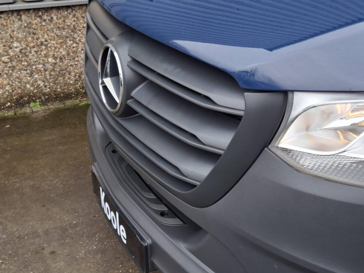 Mercedes-Benz Sprinter Mercedes-Benz Sprinter 311 2.2 CDI L2H2 / AIRCO / CAMERA / 3 ZITS / DEALER ONDERHOUDEN / NAVI