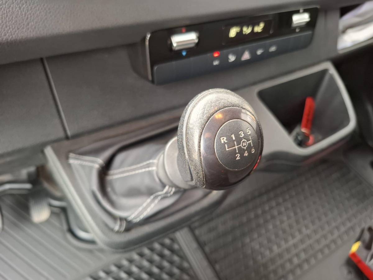 Mercedes-Benz Sprinter Mercedes-Benz Sprinter 311 2.2 CDI L2H2 AIRCO / CAMERA / 3 ZITS / DEALER ONDERHOUDEN / NAVI