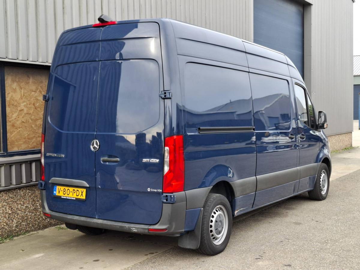 Mercedes-Benz Sprinter Mercedes-Benz Sprinter 311 2.2 CDI L2H2 AIRCO / CAMERA / 3 ZITS / DEALER ONDERHOUDEN / NAVI