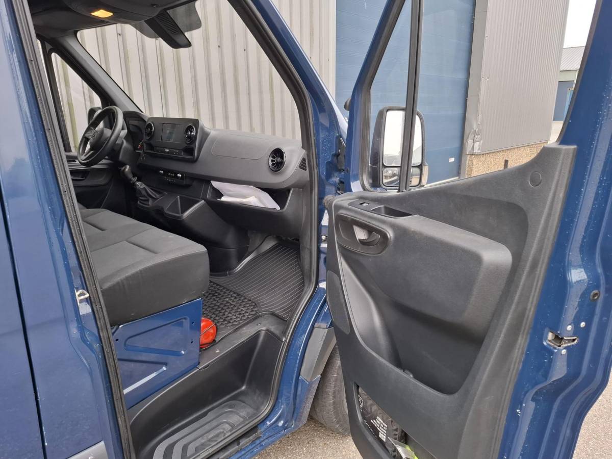 Mercedes-Benz Sprinter Mercedes-Benz Sprinter 311 2.2 CDI L2H2 AIRCO / CAMERA / 3 ZITS / DEALER ONDERHOUDEN / NAVI