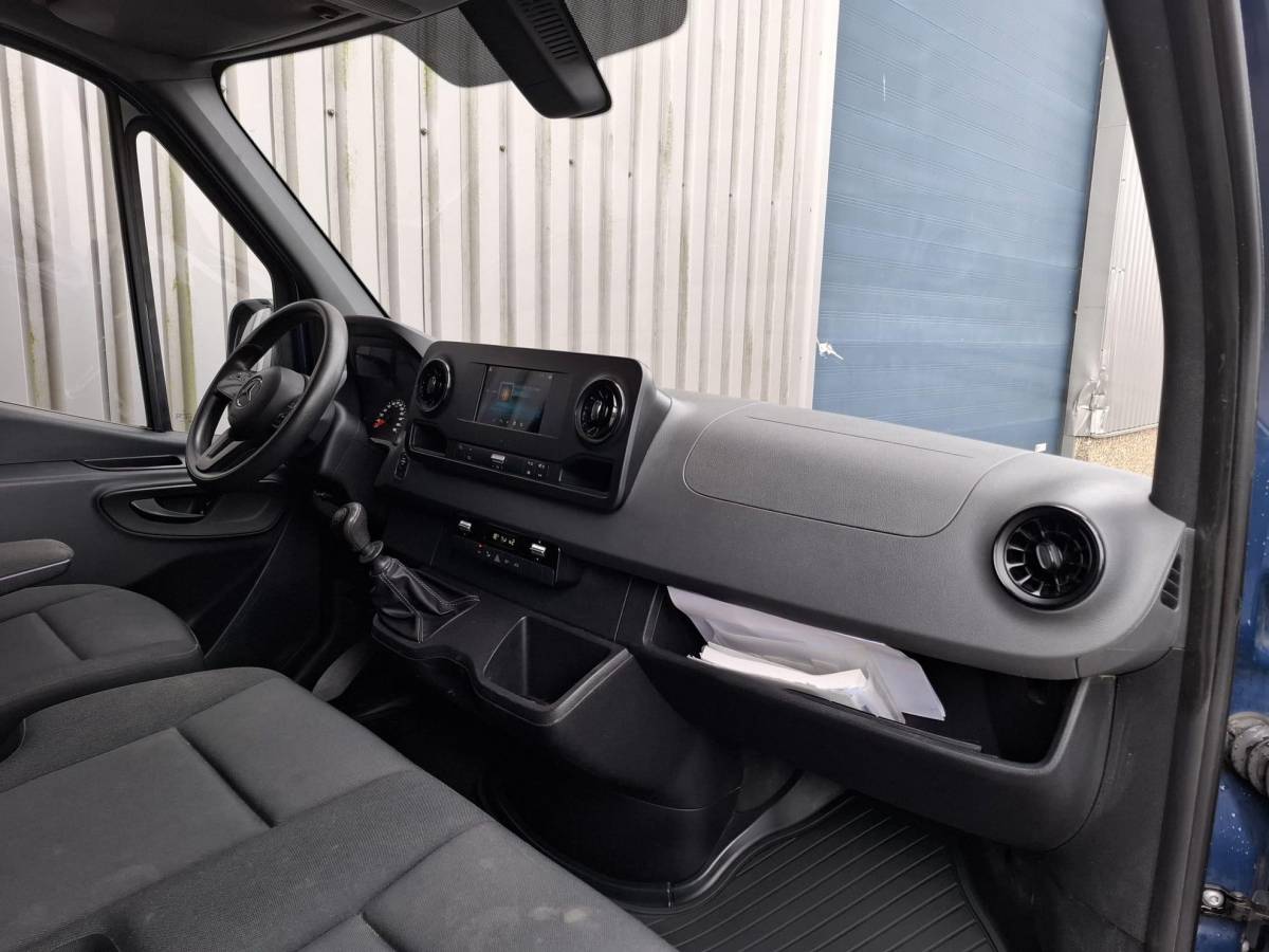 Mercedes-Benz Sprinter Mercedes-Benz Sprinter 311 2.2 CDI L2H2 AIRCO / CAMERA / 3 ZITS / DEALER ONDERHOUDEN / NAVI