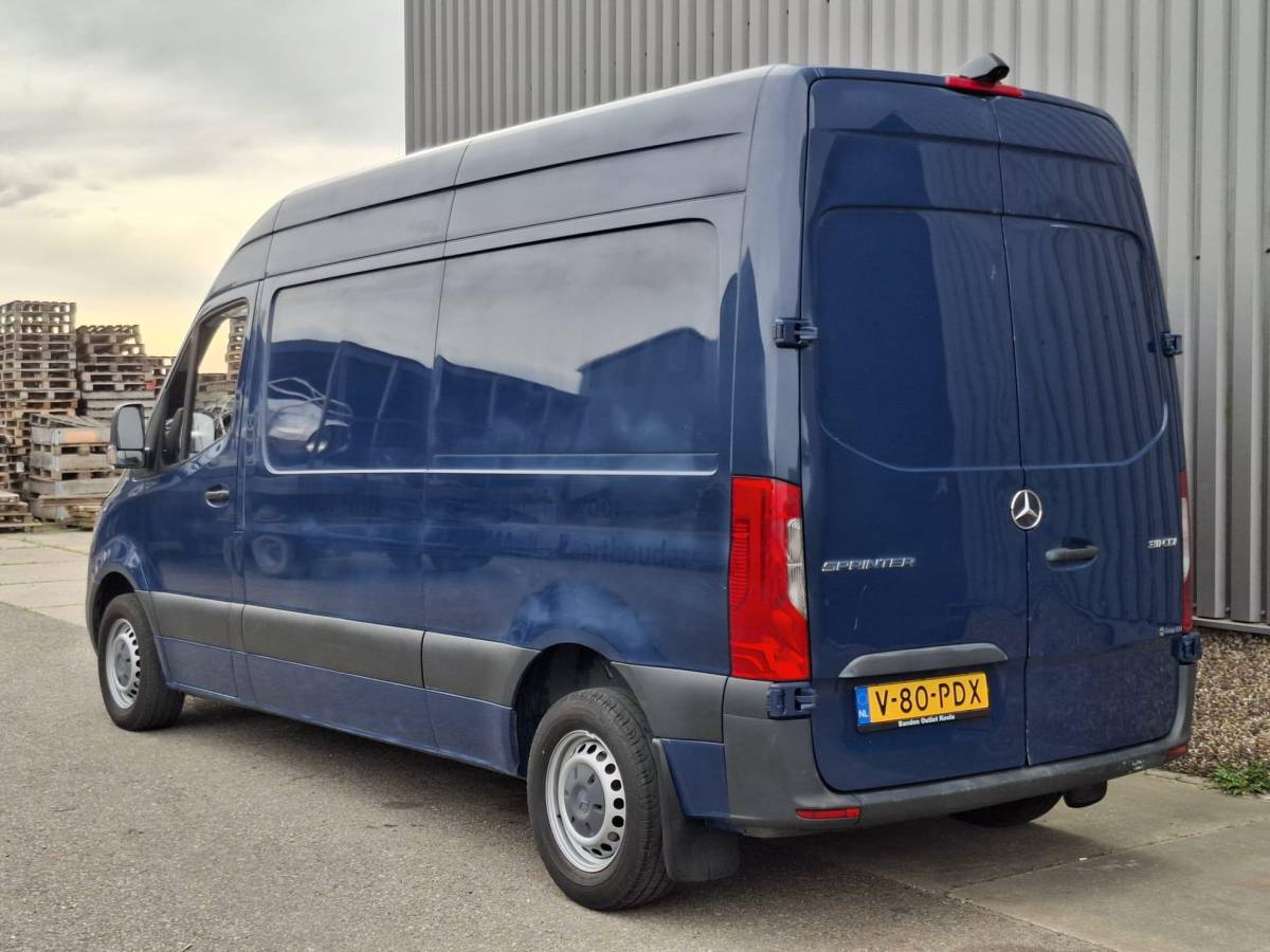 Mercedes-Benz Sprinter Mercedes-Benz Sprinter 311 2.2 CDI L2H2 AIRCO / CAMERA / 3 ZITS / DEALER ONDERHOUDEN / NAVI
