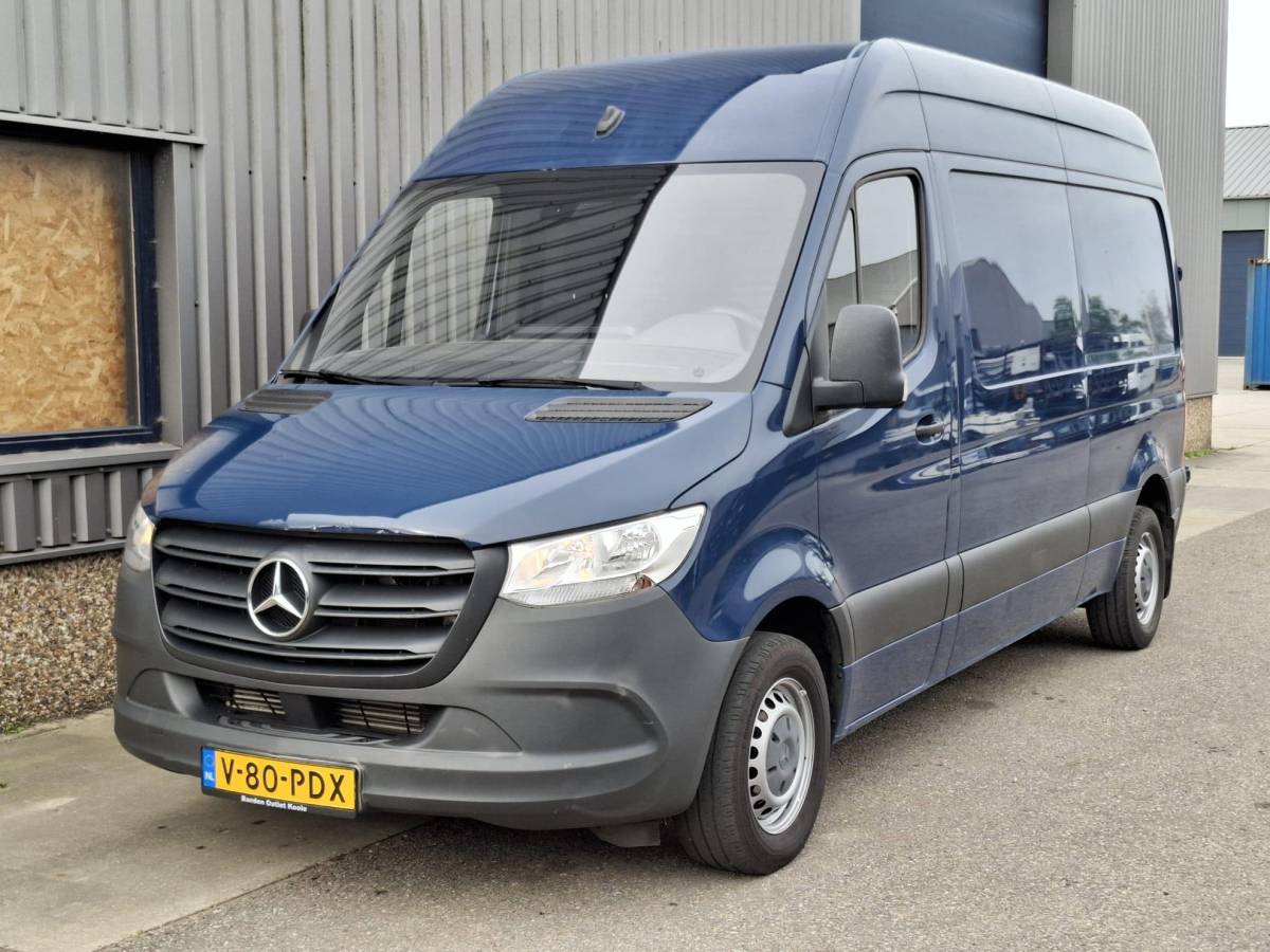 Mercedes-Benz Sprinter Mercedes-Benz Sprinter 311 2.2 CDI L2H2 AIRCO / CAMERA / 3 ZITS / DEALER ONDERHOUDEN / NAVI
