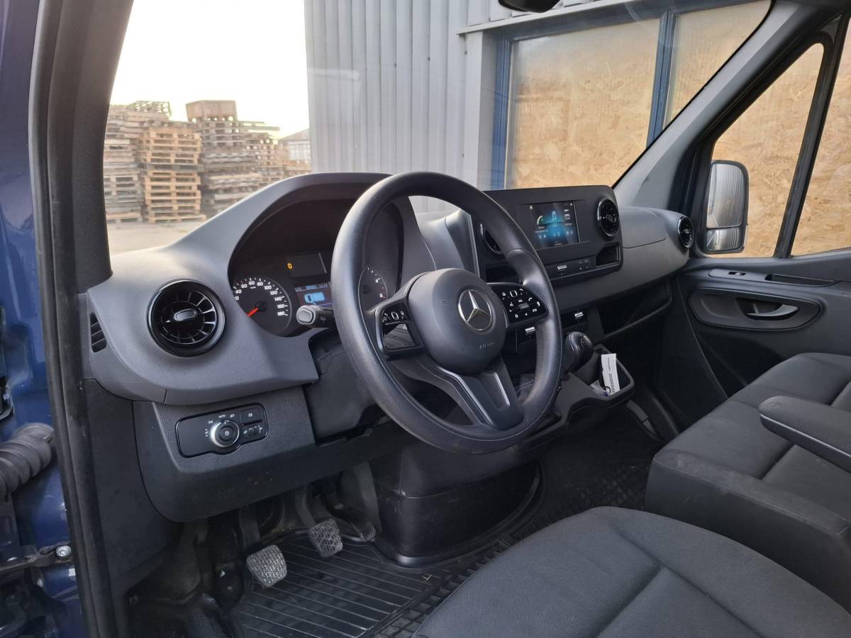 Mercedes-Benz Sprinter Mercedes-Benz Sprinter 311 2.2 CDI L2H2 / AIRCO / CAMERA / 3 ZITS / DEALER ONDERHOUDEN / NAVI