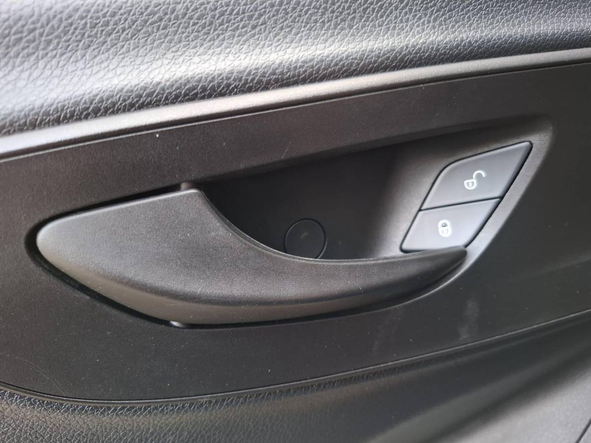 Mercedes-Benz Sprinter Mercedes-Benz Sprinter 311 2.2 CDI L2H2 / AIRCO / CAMERA / 3 ZITS / DEALER ONDERHOUDEN / NAVI