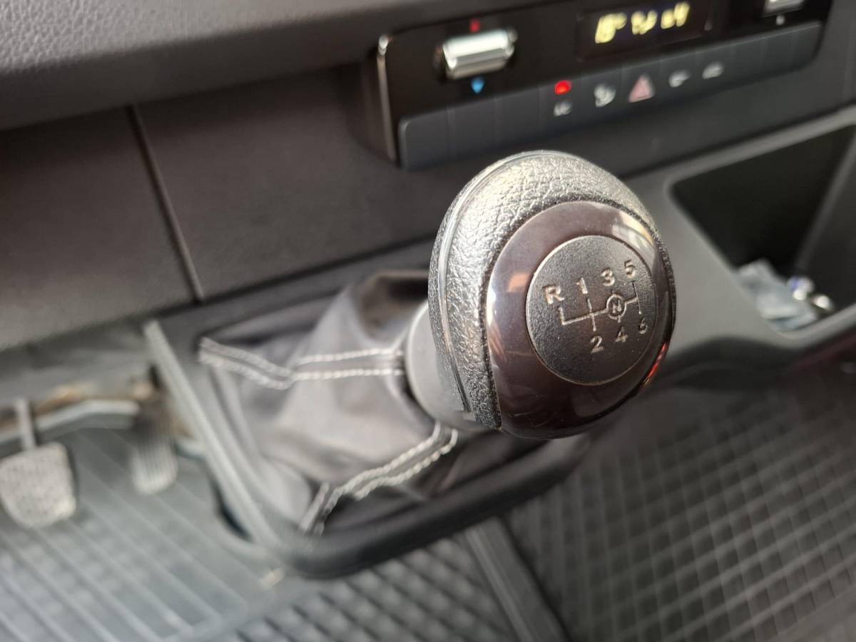 Mercedes-Benz Sprinter Mercedes-Benz Sprinter 311 2.2 CDI L2H2 / AIRCO / CAMERA / 3 ZITS / DEALER ONDERHOUDEN / NAVI