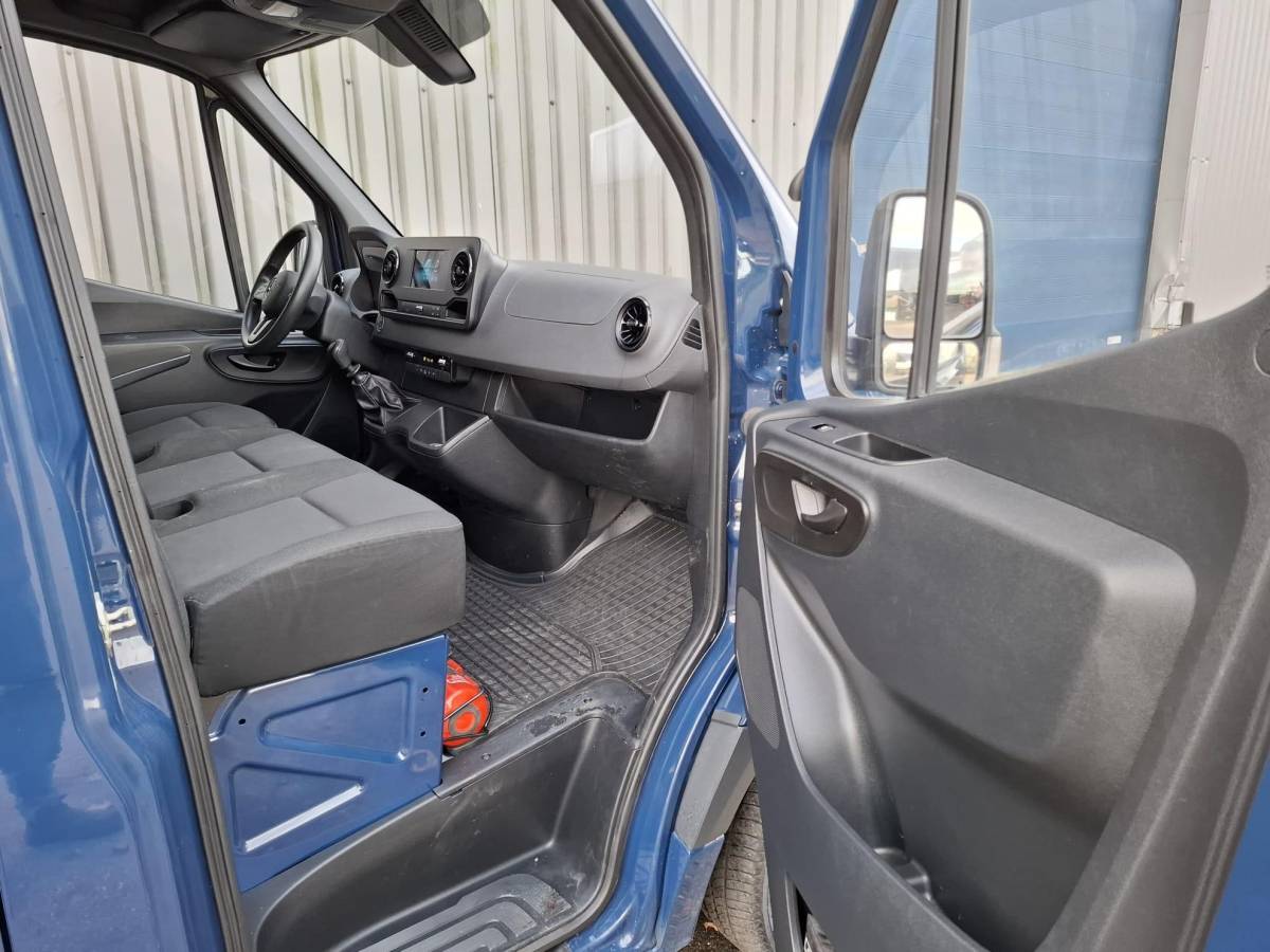Mercedes-Benz Sprinter Mercedes-Benz Sprinter 311 2.2 CDI L2H2 / AIRCO / CAMERA / 3 ZITS / DEALER ONDERHOUDEN / NAVI