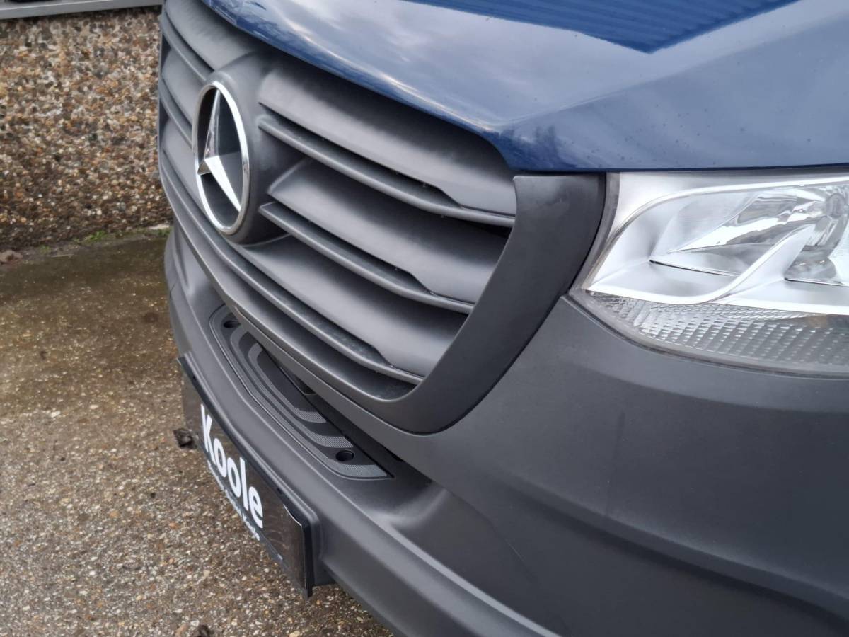 Mercedes-Benz Sprinter Mercedes-Benz Sprinter 311 2.2 CDI L2H2 / AIRCO / CAMERA / 3 ZITS / DEALER ONDERHOUDEN / NAVI
