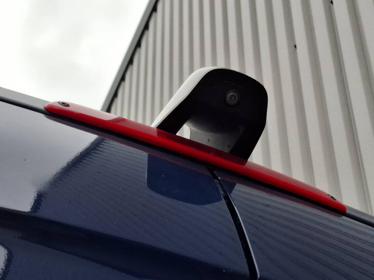 Mercedes-Benz Sprinter Mercedes-Benz Sprinter 311 2.2 CDI L2H2 / AIRCO / CAMERA / 3 ZITS / DEALER ONDERHOUDEN / NAVI