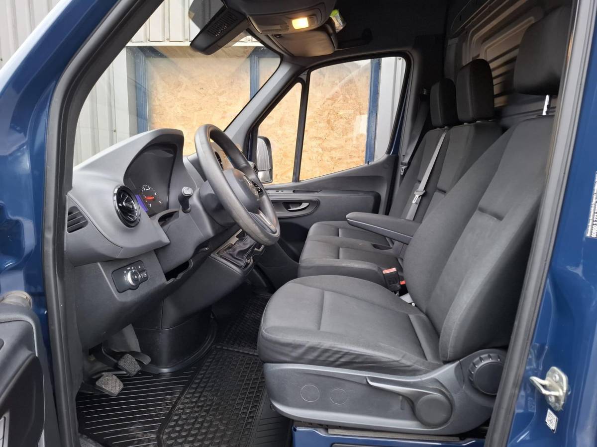 Mercedes-Benz Sprinter Mercedes-Benz Sprinter 311 2.2 CDI L2H2 / AIRCO / CAMERA / 3 ZITS / DEALER ONDERHOUDEN / NAVI