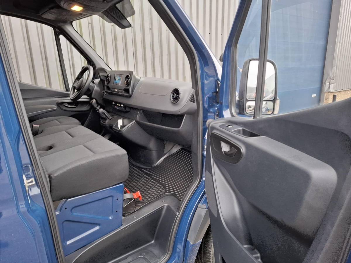 Mercedes-Benz Sprinter Mercedes-Benz Sprinter 311 2.2 CDI L2H2 / AIRCO / CAMERA / 3 ZITS / DEALER ONDERHOUDEN / NAVI