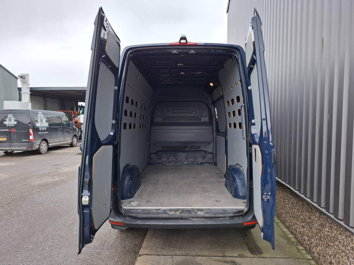Mercedes-Benz Sprinter Mercedes-Benz Sprinter 311 2.2 CDI L2H2 / AIRCO / CAMERA / 3 ZITS / DEALER ONDERHOUDEN / NAVI
