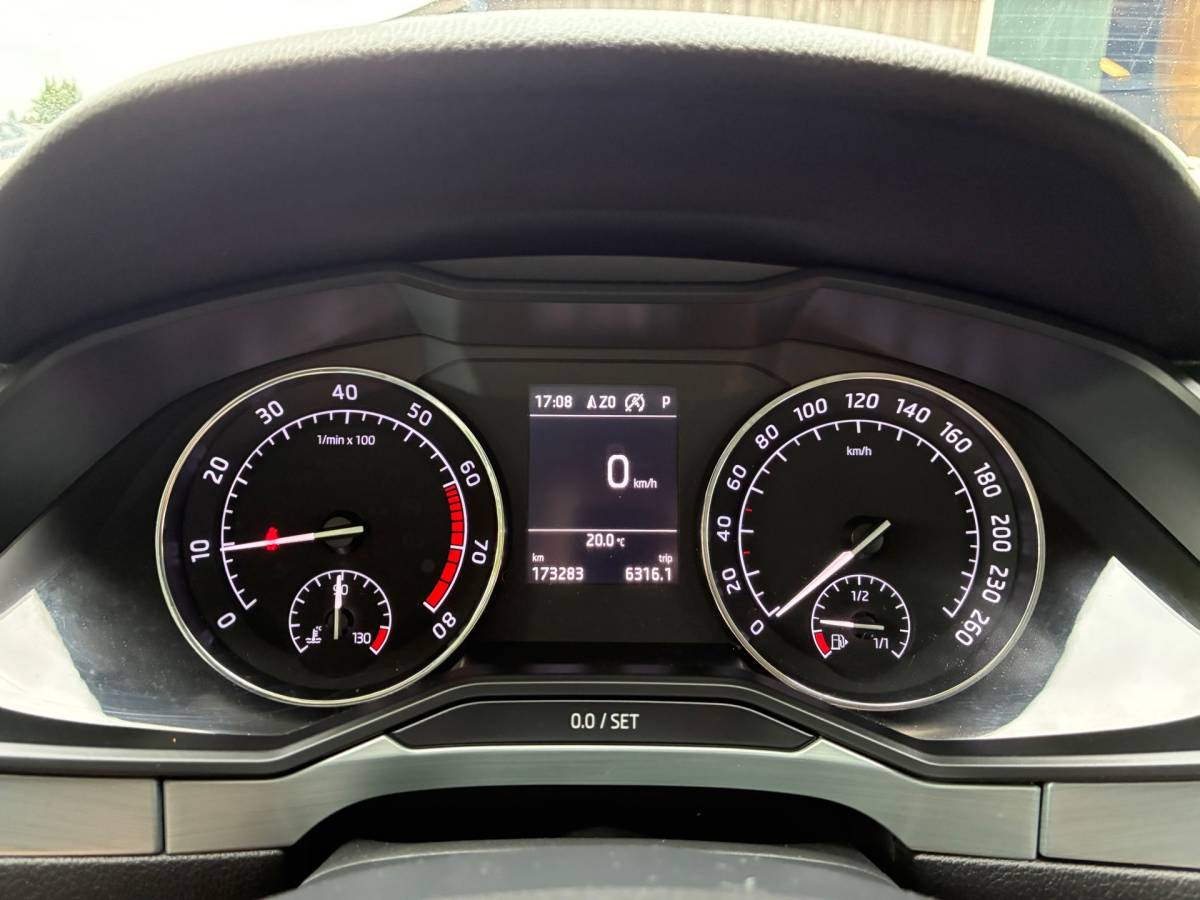 Škoda Superb Skoda Superb Combi 1.5 TSI ACT Ambition Business | Automaat + Cruise + Clima nu € 14.975,-!!!