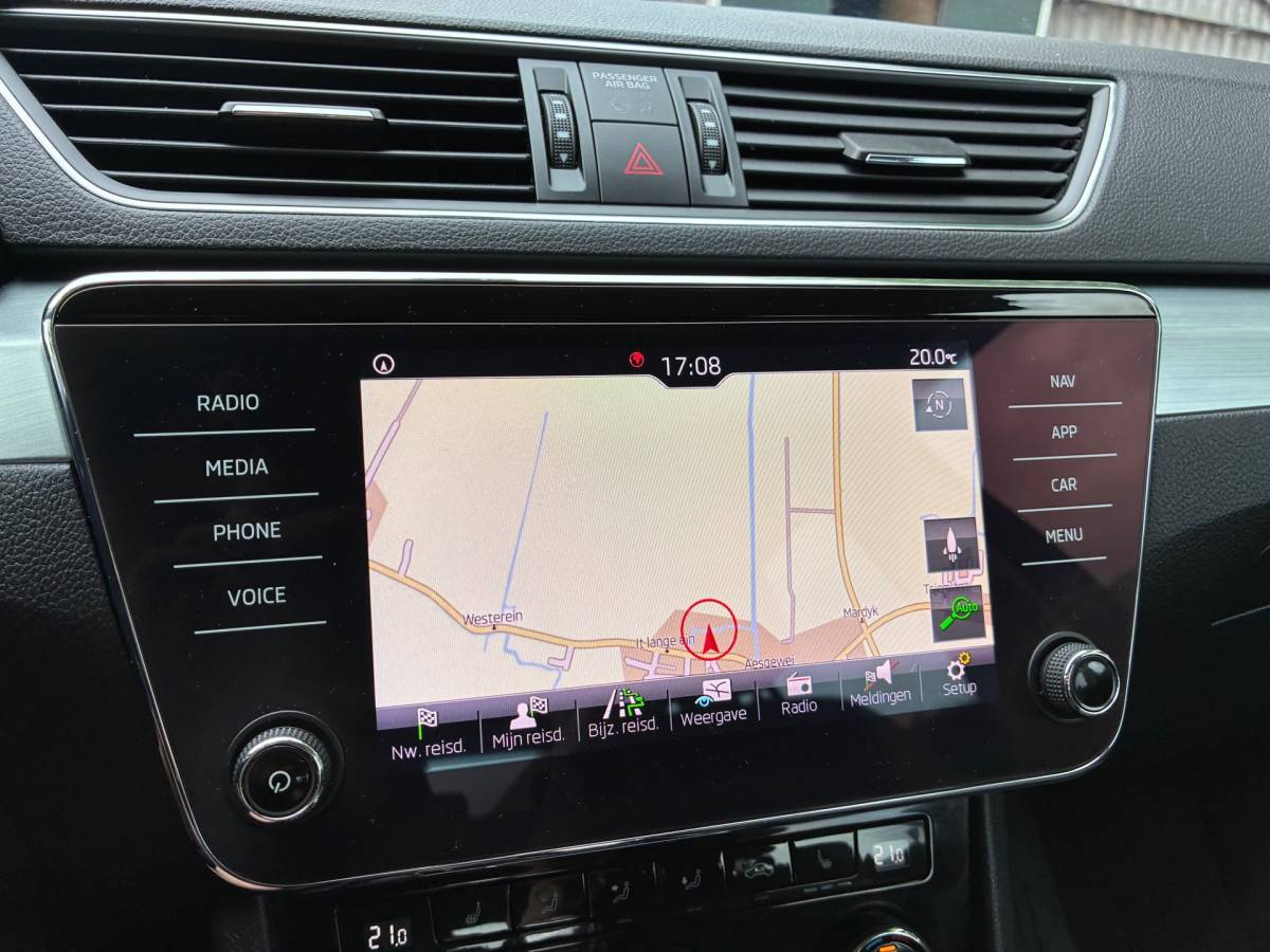Škoda Superb Skoda Superb Combi 1.5 TSI ACT Ambition Business | Automaat + Cruise + Clima nu € 14.975,-!!!