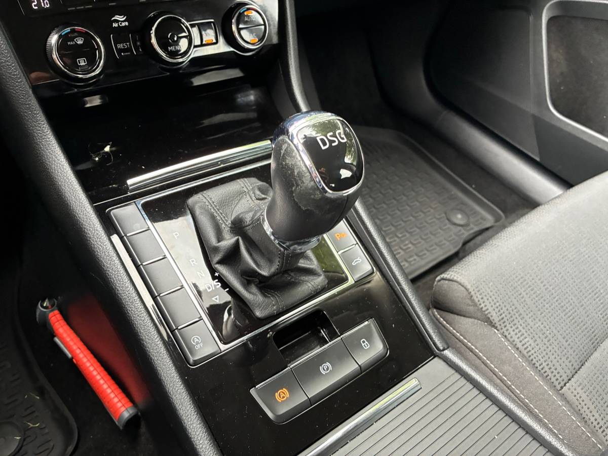 Škoda Superb Skoda Superb Combi 1.5 TSI ACT Ambition Business | Automaat + Cruise + Clima nu € 14.975,-!!!