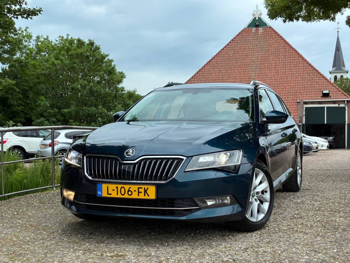 Škoda Superb Skoda Superb Combi 1.5 TSI ACT Ambition Business | Automaat + Cruise + Clima nu € 14.975,-!!!